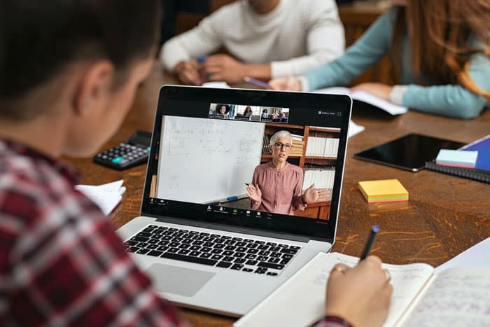 Các tính năng hàng đầu của Zoom - Bảo mật lớp học trực tuyến & nâng cao trải nghiệm học tập của học sinh