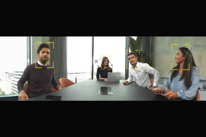 Webcam hội nghị là thiết bị đặc biệt được thiết kế để sử dụng trong các phiên họp hội nghị truyền hình