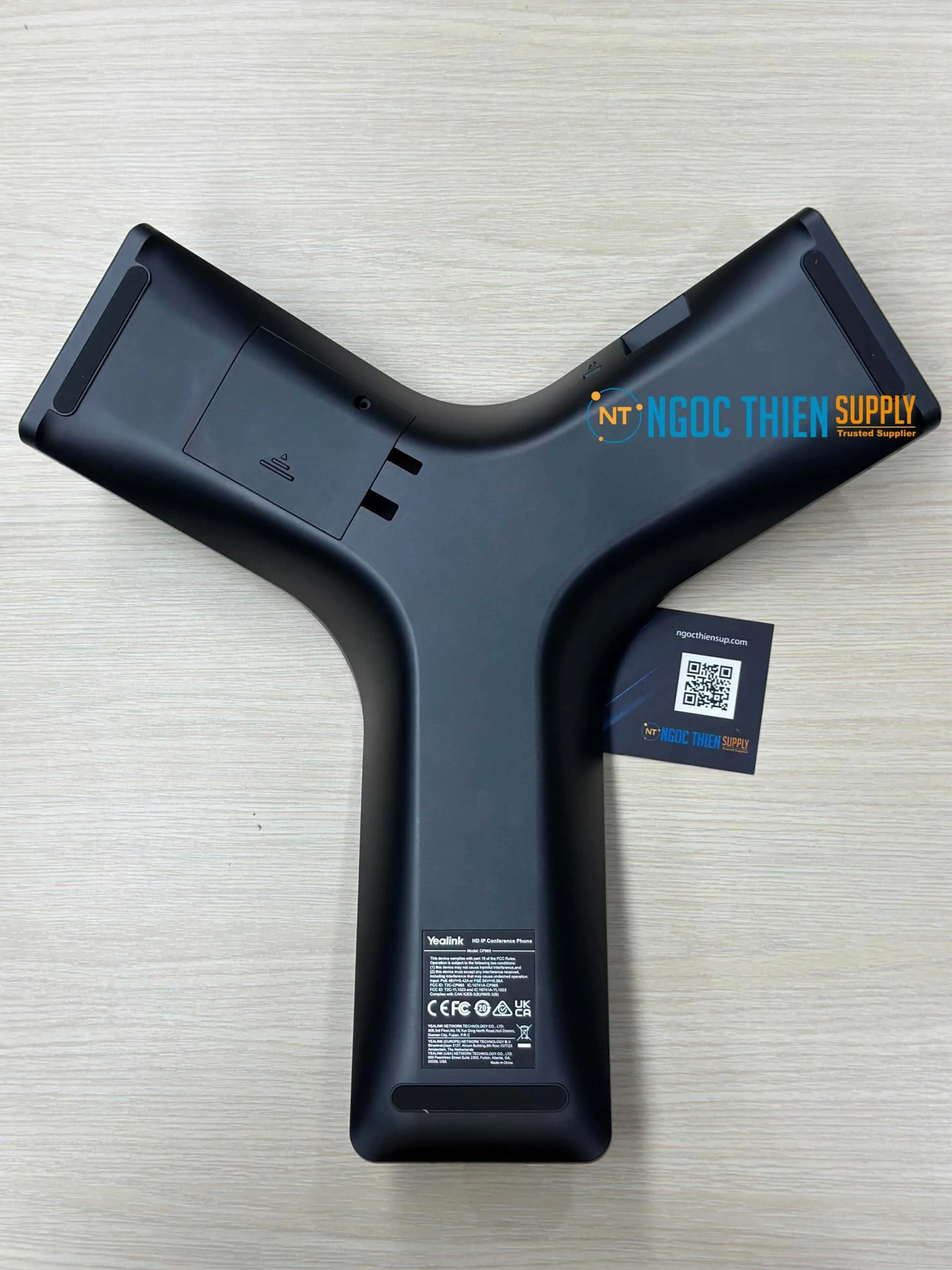 điện thoại ip yealink cp965 thiết kế cho phòng họp vừa và lớn