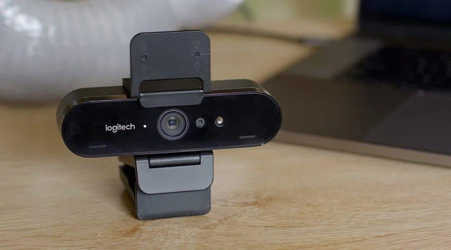 Về thiết kế Logitech Brio 4k