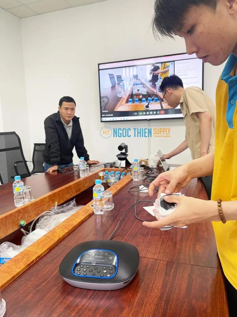 Kiểm tra từng thiết bị có trong hộp