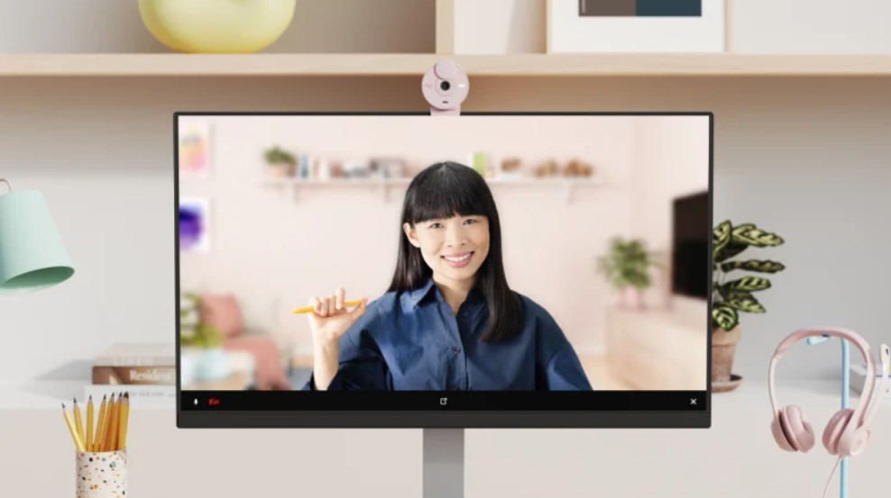 xuất hiện một cách rõ ràng
