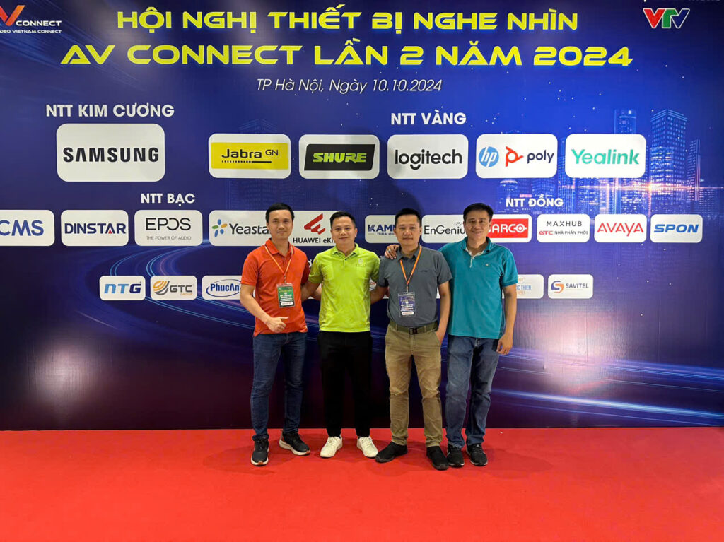 Hình ảnh giao lưu của Ngọc Thiên cùng các nhãn hàng