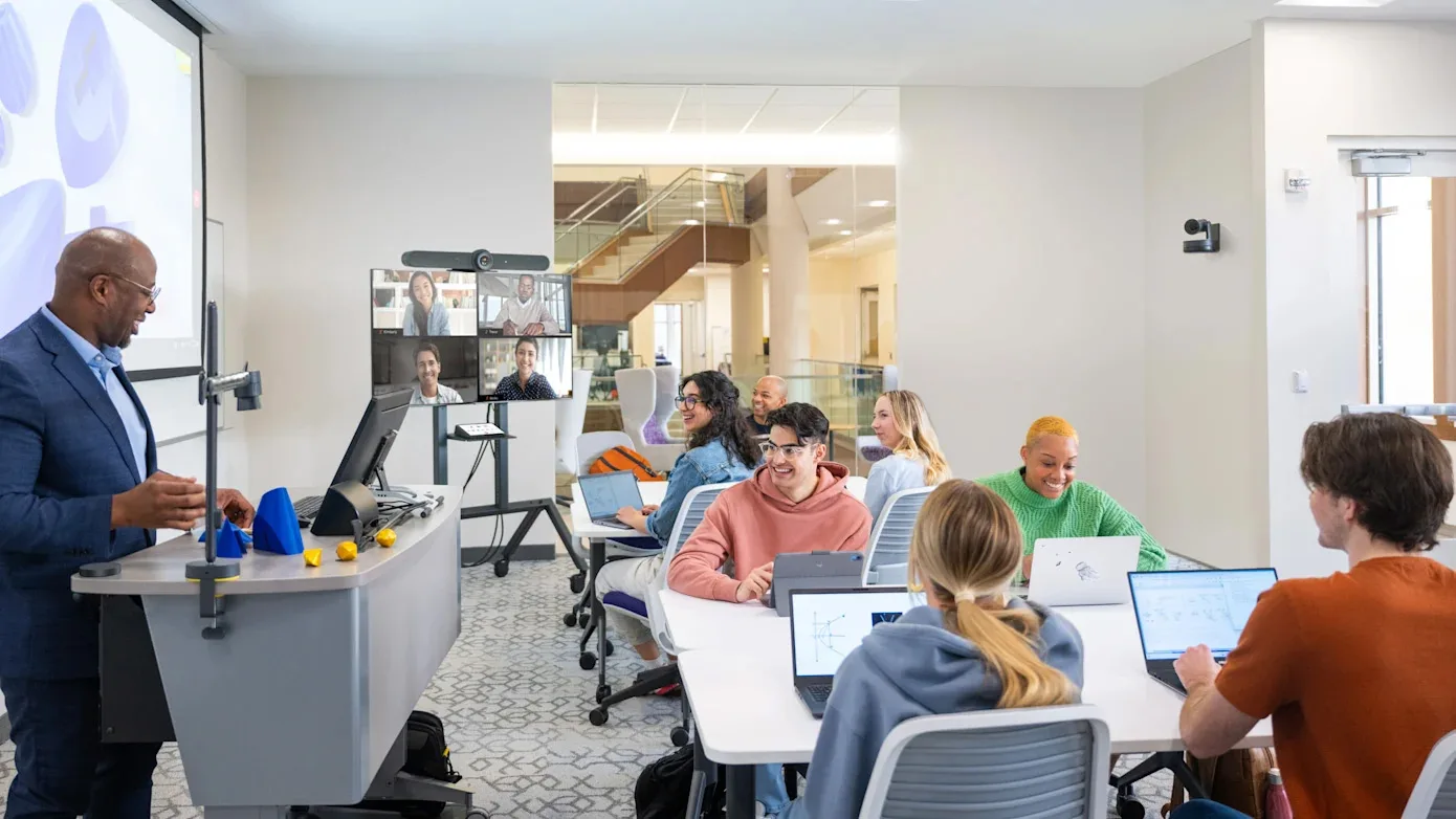 logitech rally camera streamline kit tích hợp với hầu hết các hệ điều hành