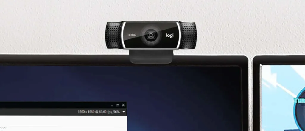 hiệu suất micro của Logitech Brio 100 vs C922