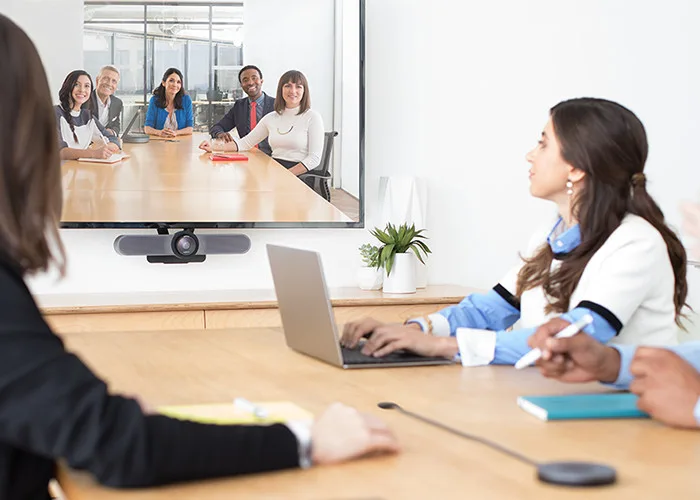 Bộ thiết bị hội nghị Logitech MeetUp + mic mở rộng kết nối dễ dàng